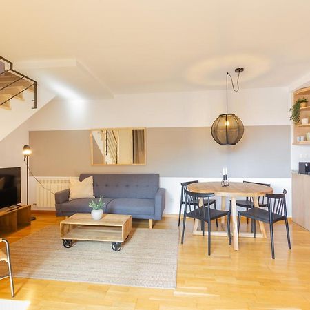 Elegante Duplex En Terrassa, Barcelona Apartman Kültér fotó